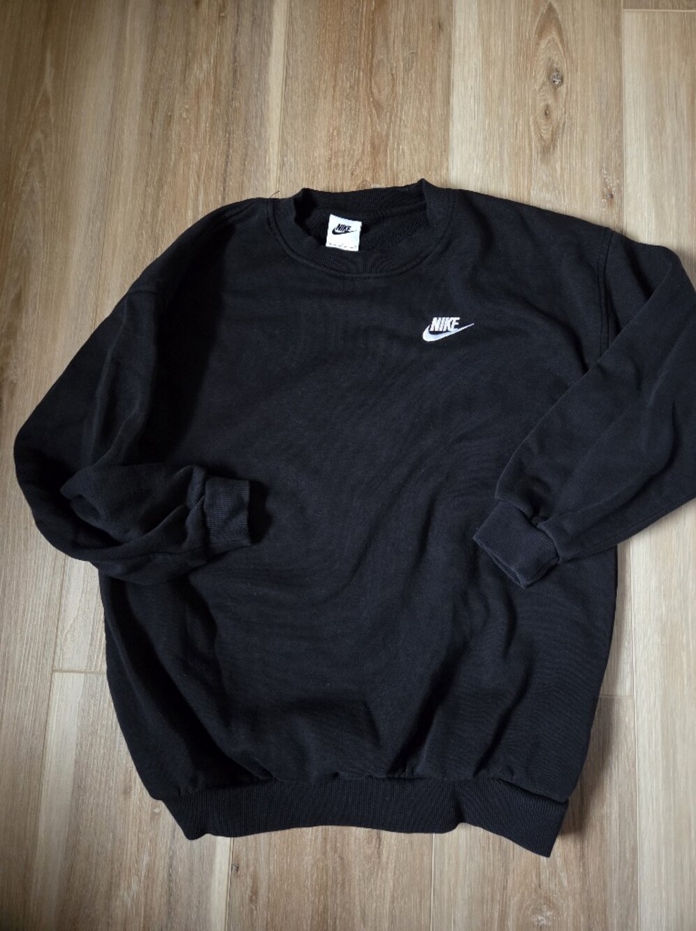 Classic Nike Crewneck Sweatshirt, Black